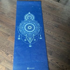 Gaiam Performance Dry-Grip Yoga Mat
Blue 5mm